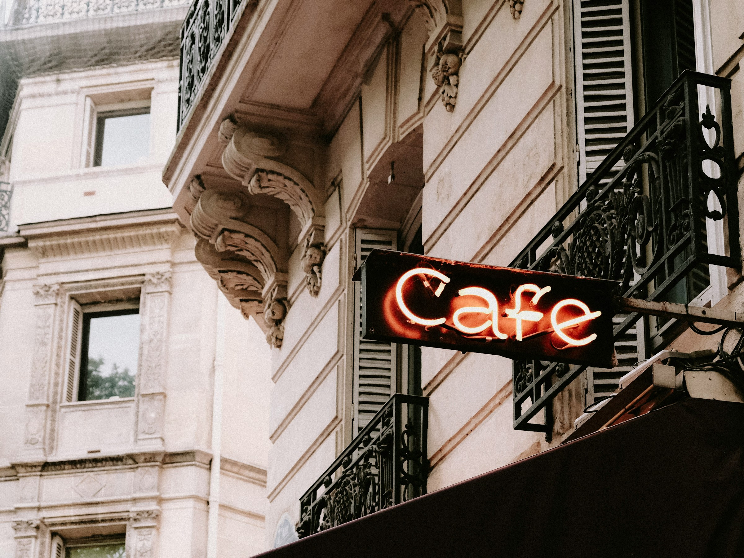 Easy Parisian meal plan inspired by a cool café
